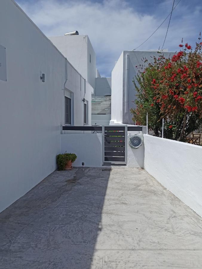 Tzoka'S Apartments Adamantas  Zewnętrze zdjęcie